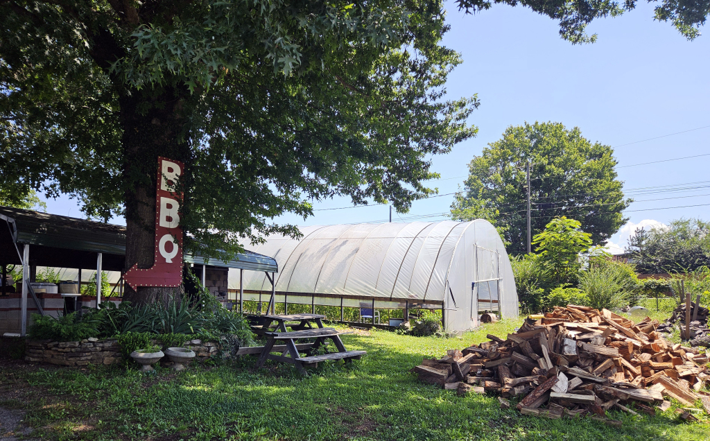 Wood Pile at Bristol Gardens and Grill Photo by Aaron Creighton